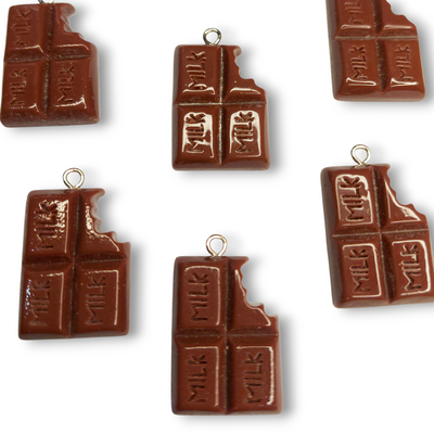 Dije de resina chocolate x unidad