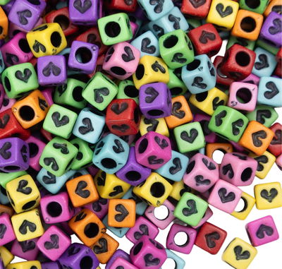 400u aprox corazones multicolor con negro (50g)