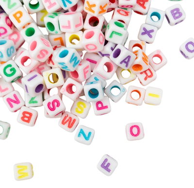 Letras multicolor cuadradas (50g)