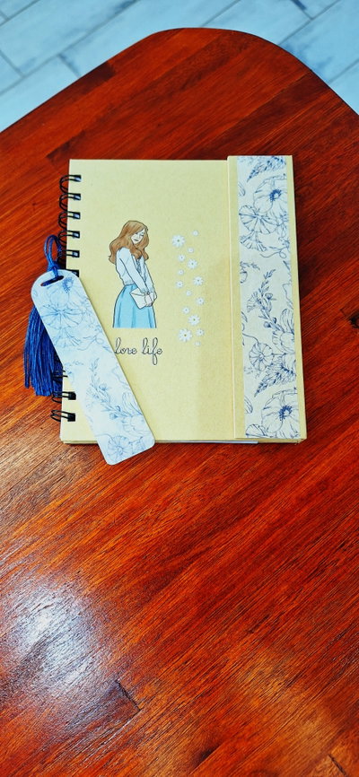 Cuaderno Anotador + Marcador de Libro Soñadora