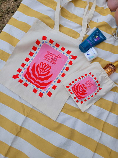 Tote bag y mini bag "El Universo"