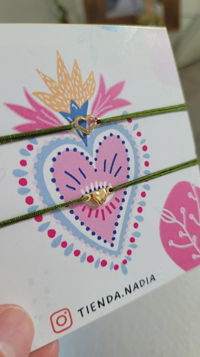 Pack de pulseras corazones dorados