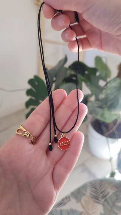 Collar Cordon Placa 11:11 red Gold 