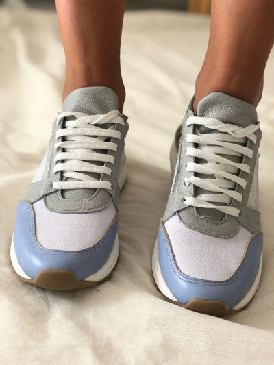 Vera - Celeste, blanco, gris.