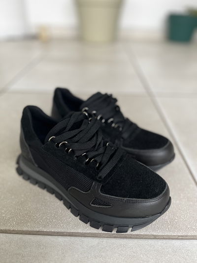 Pía - Negro