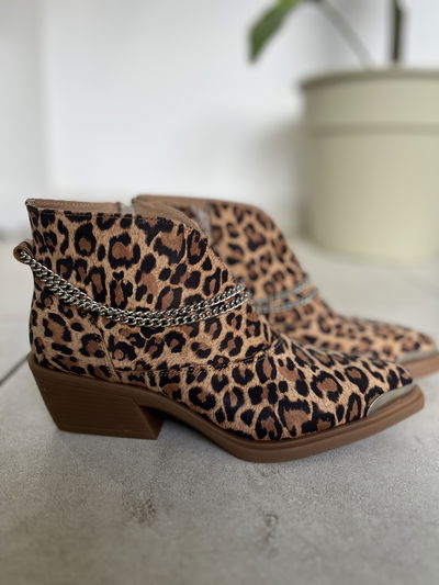 Clara - Print C/C