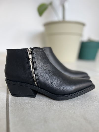 Mora - negro / cuero liso