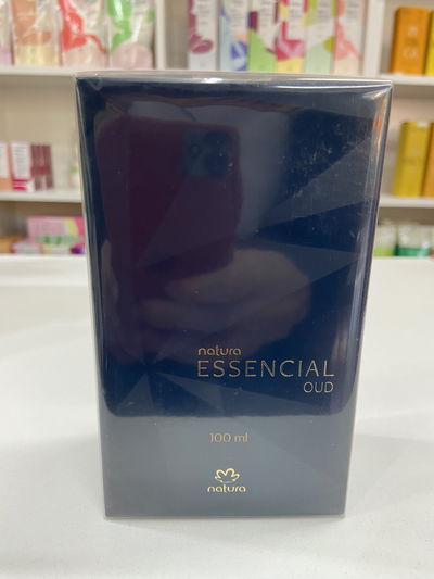 Perfume Essencial Oud masculino EDP 100ml 