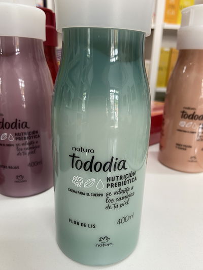 Crema corporal tododia flor de lis 400ml