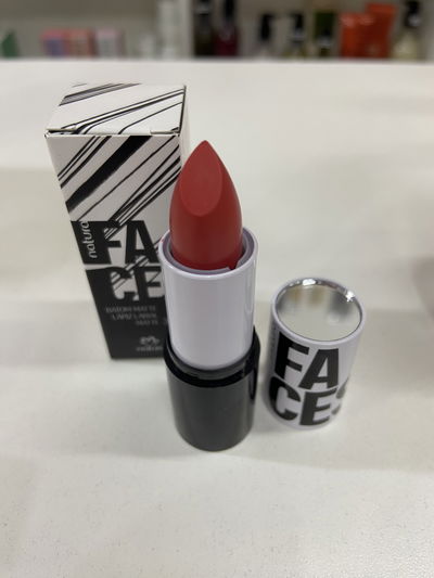 Labial Matte Faces red square amor