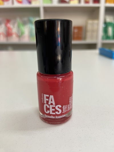 Esmalte Faces rojo asunción 