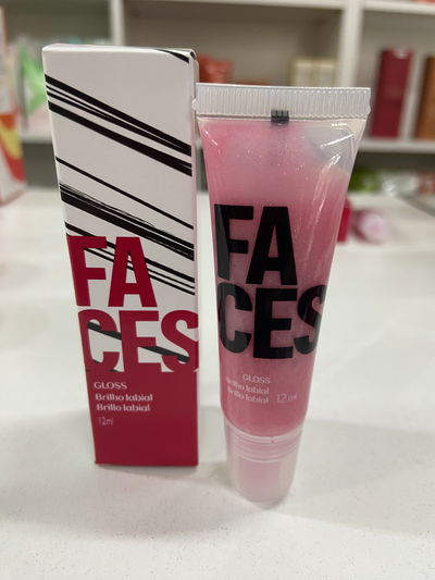 Gloss labial Faces Lichia
