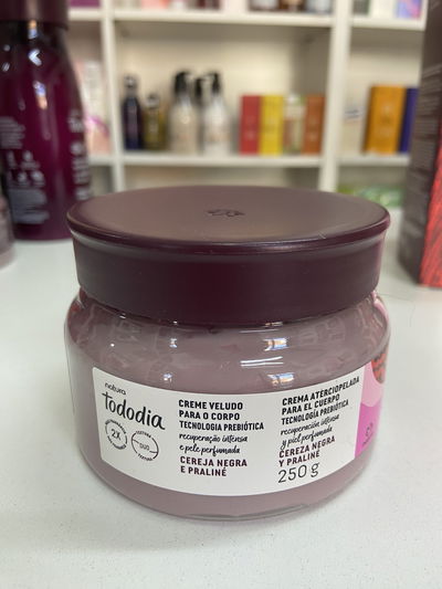 Crema aterciopelada tododía cereza y praline 200ml
