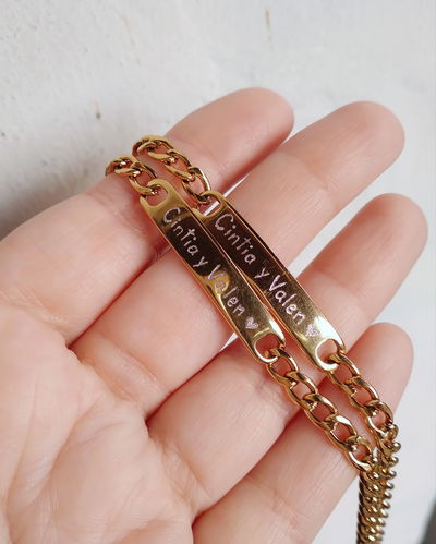Pulseras Grabadas Doradas (PAR)