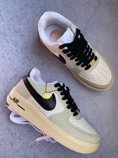 Nike moneda negra 