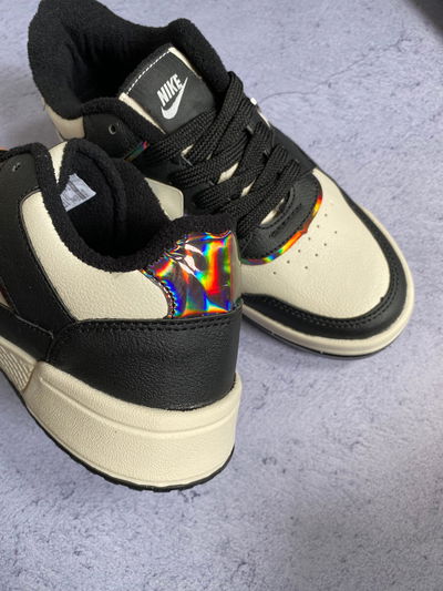 Nike tornasolado 