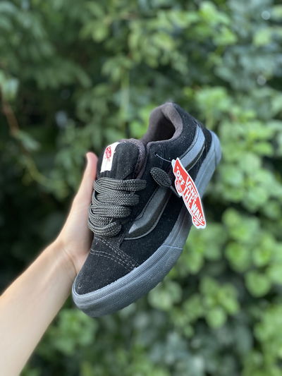 Vans knu total black top