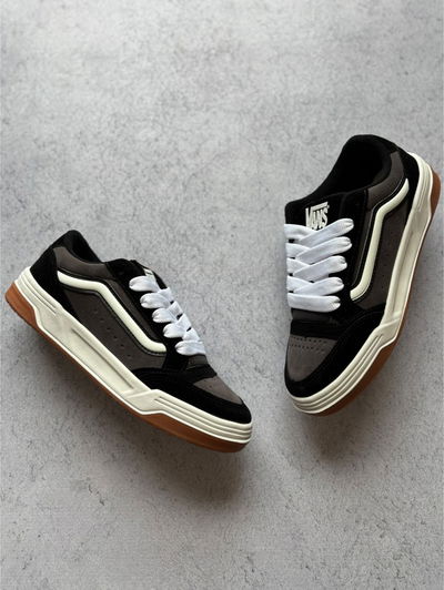 Vans Hylane gris con negro