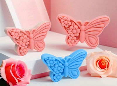 Molde mariposa con flores 