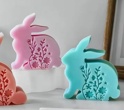 Molde conejo sentado flores