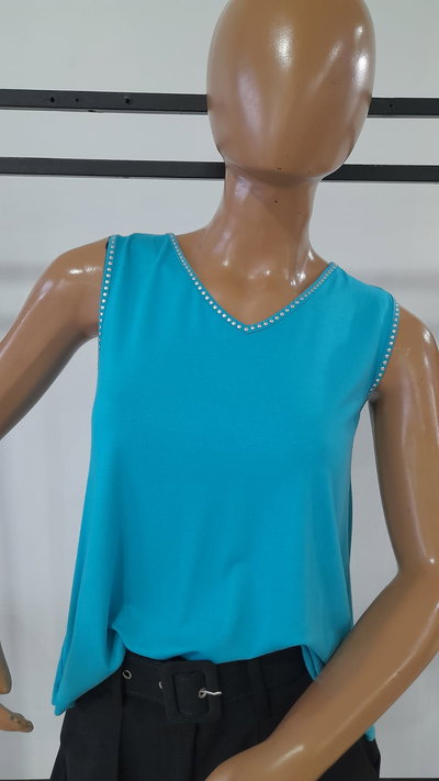 Musculosa creps con Tachas