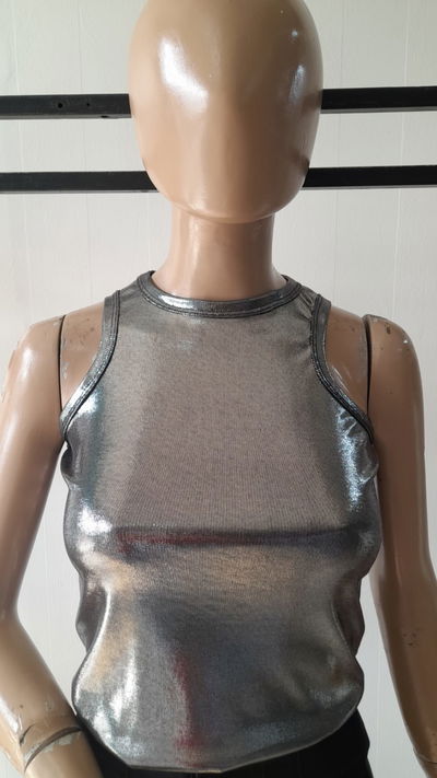 Musculosa metalizada plata