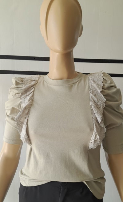 Remera  algodón 3/4 princesa con puntilla
