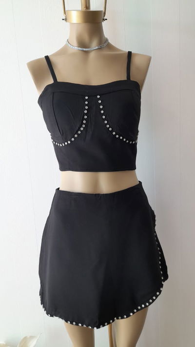 Conjunto short pollera + top con stras