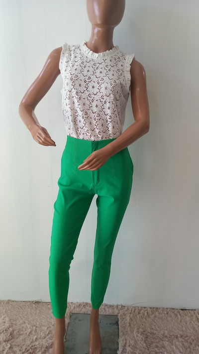 Pantalon dama bengalina chupin verde con pinza