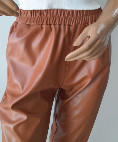 Pantalón engomado
