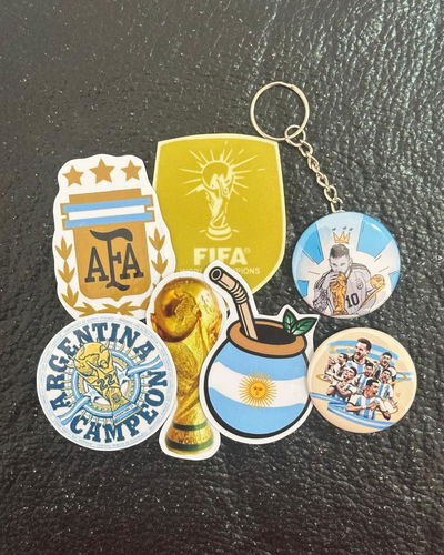 Pack Stickers + Pin + Llavero Messi Argentina