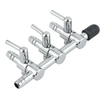 Llave de corte metálica 3salidas x1u