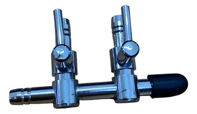 Llave de corte metálica 2salidas x1u 