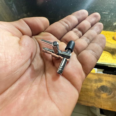 Llave de corte metálica 1 salida x1u