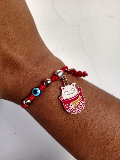 Pulsera  amuleto gatito  neko con ojo turco azul y coral