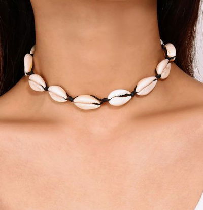 Chocker Búzios con hilo negro 