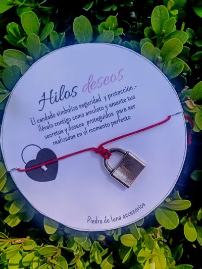 Pulsera hilos deseos candado 