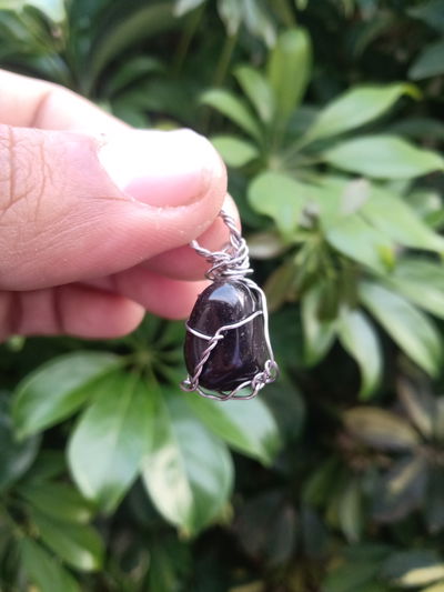 Dije obsidiana chica