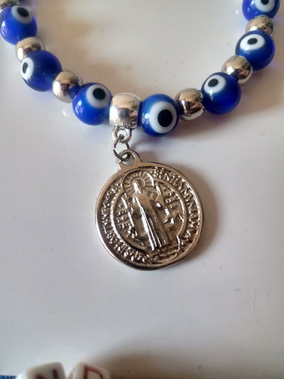 Pulsera san Benito con ojos turcos azul