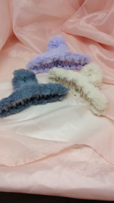 Broche para el pelo grande de peluche 