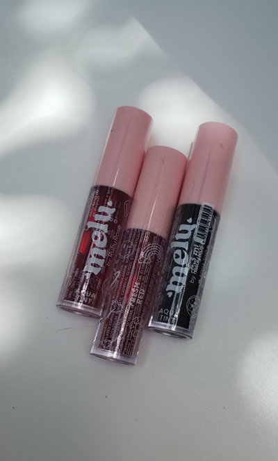 Aqua Tint - Ruby Rose