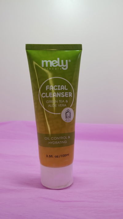 Limpiador facial con extracto de Aloe Vera y Té Verde - Mely