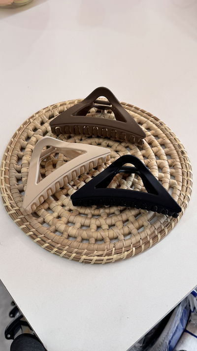 Broche triangular