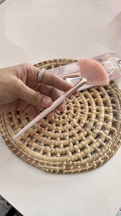 Brocha Pink 21 iluminador