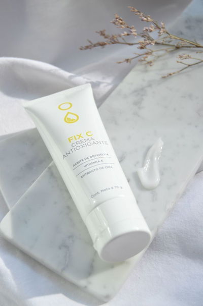 Crema Fix C Antioxidante Vitamina  C E Chia Broswellia  Icono