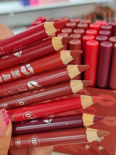lápiz delineador labial matte tono nro 23