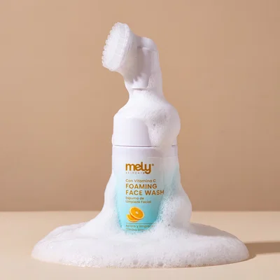 Espuma de limpieza con Vitamina C 100 ml con cepillo de silicona incluido