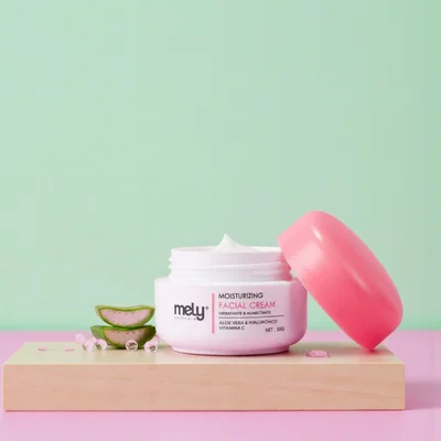 CREMA FACIAL HIDRATANTE MOISTURIZING FACIAL CREAM 50G ( hialuronico , vitamina c )