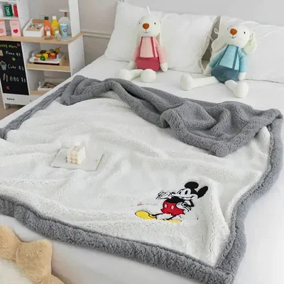 Manta Corderito Doble Con Bordado de MICKEY - PIÑATA