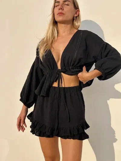 Short Felicitas Negro